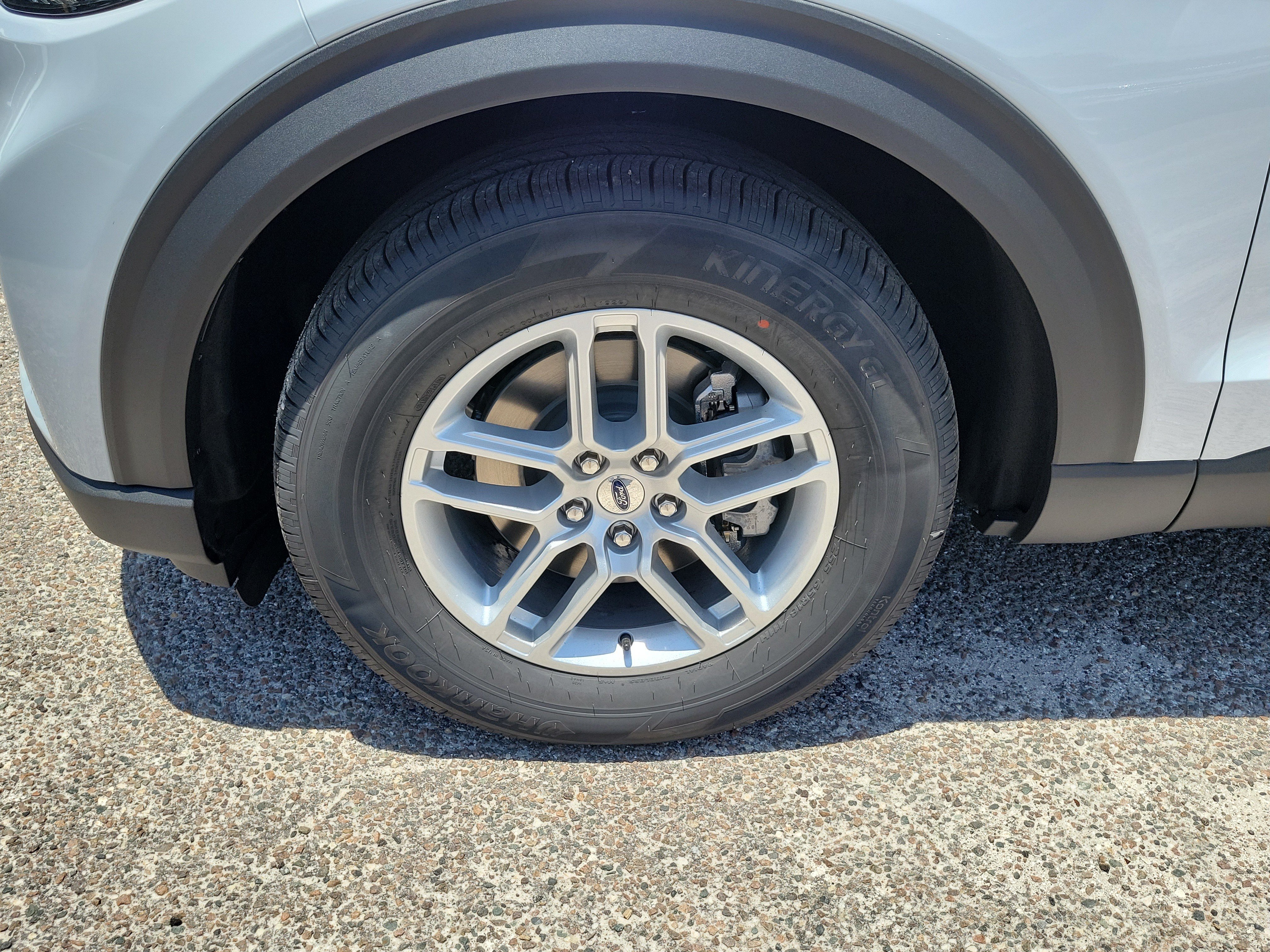 New 2026 Ford Explorer Active RWD image 6