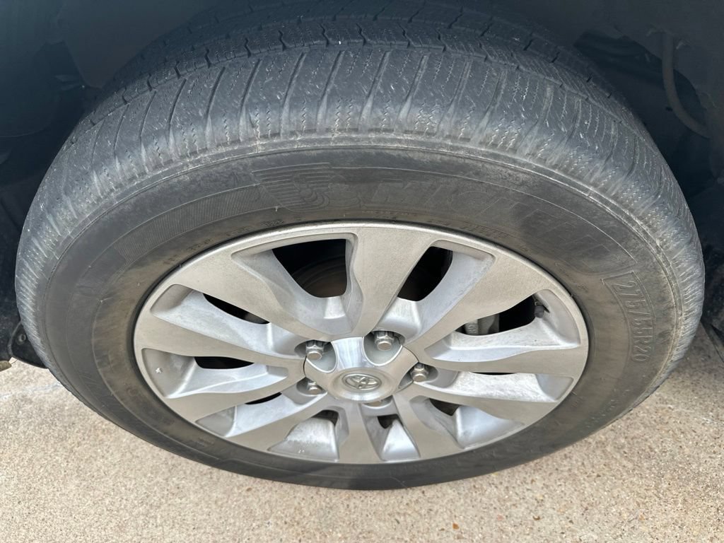 Used 2018 Toyota Sequoia Platinum RWD image 23
