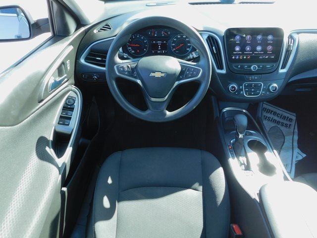 Used 2025 Chevrolet Malibu LT image 14