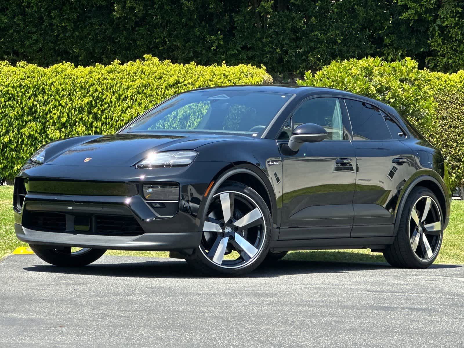 New 2026 Porsche Macan Electric RWD image 1