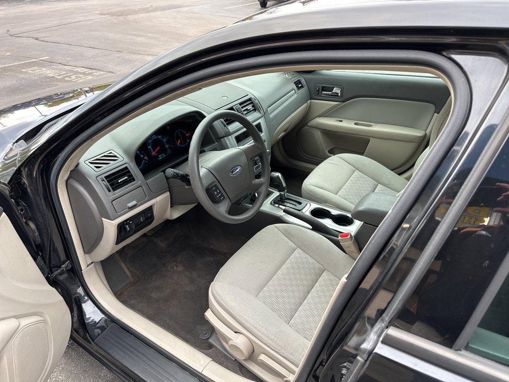 Used 2012 Ford Fusion S image 9