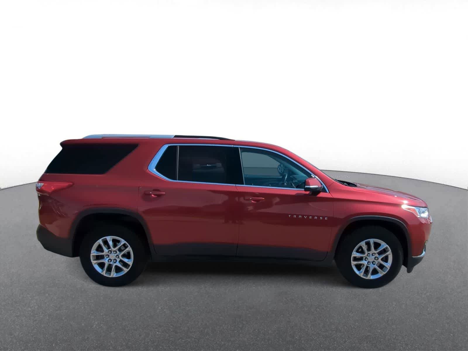 Used 2018 Chevrolet Traverse LT w/ LPO, Floor Liner Package AWD/4WD image 9