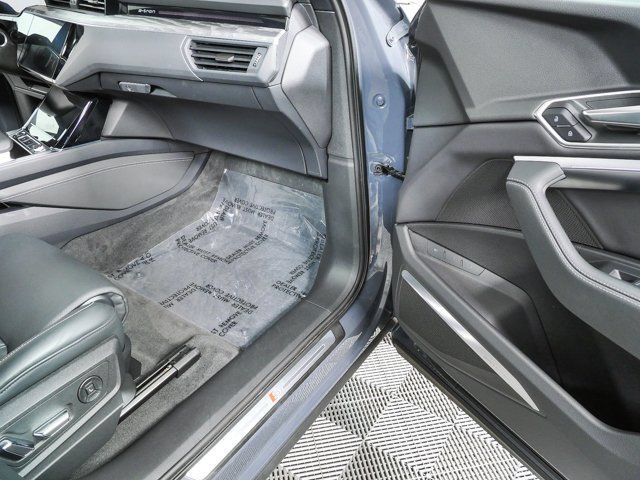 Used 2024 Audi Q8 e-tron Prestige w/ Prestige Package AWD/4WD image 26