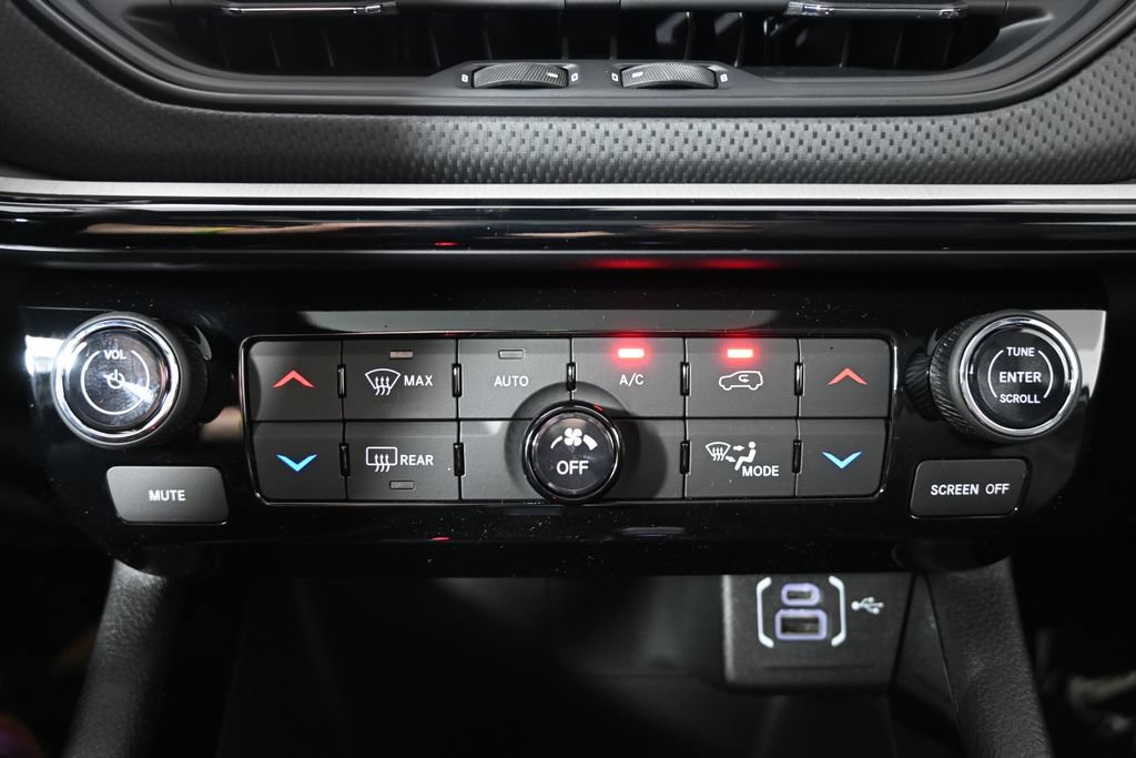 New 2026 Jeep Compass Trailhawk w/ Sun, Sound & Navigation Group AWD/4WD image 30
