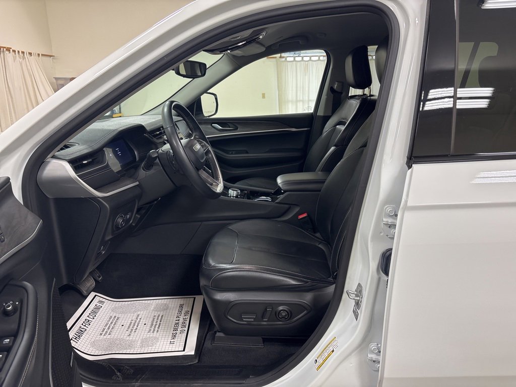 Used 2022 Jeep Grand Cherokee L Limited image 9