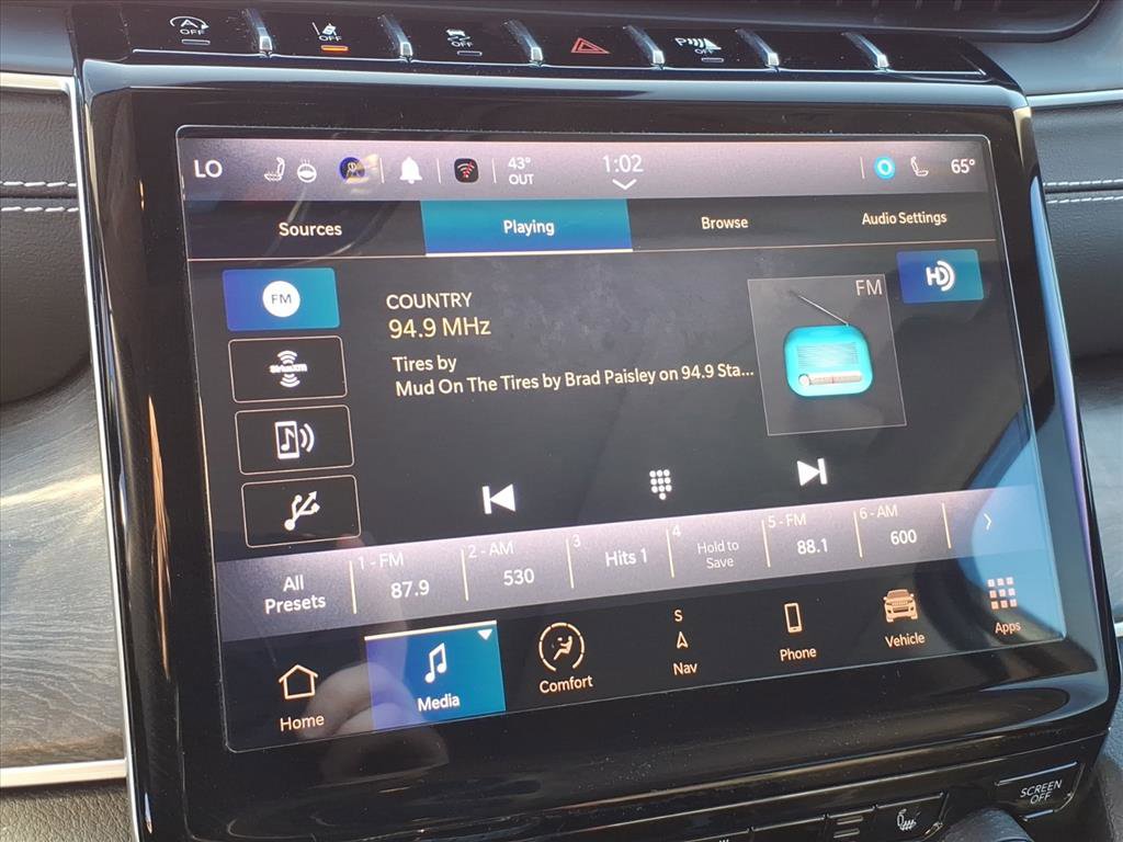 Used 2022 Jeep Grand Cherokee L Limited w/ Trailer Tow Group (B) image 23