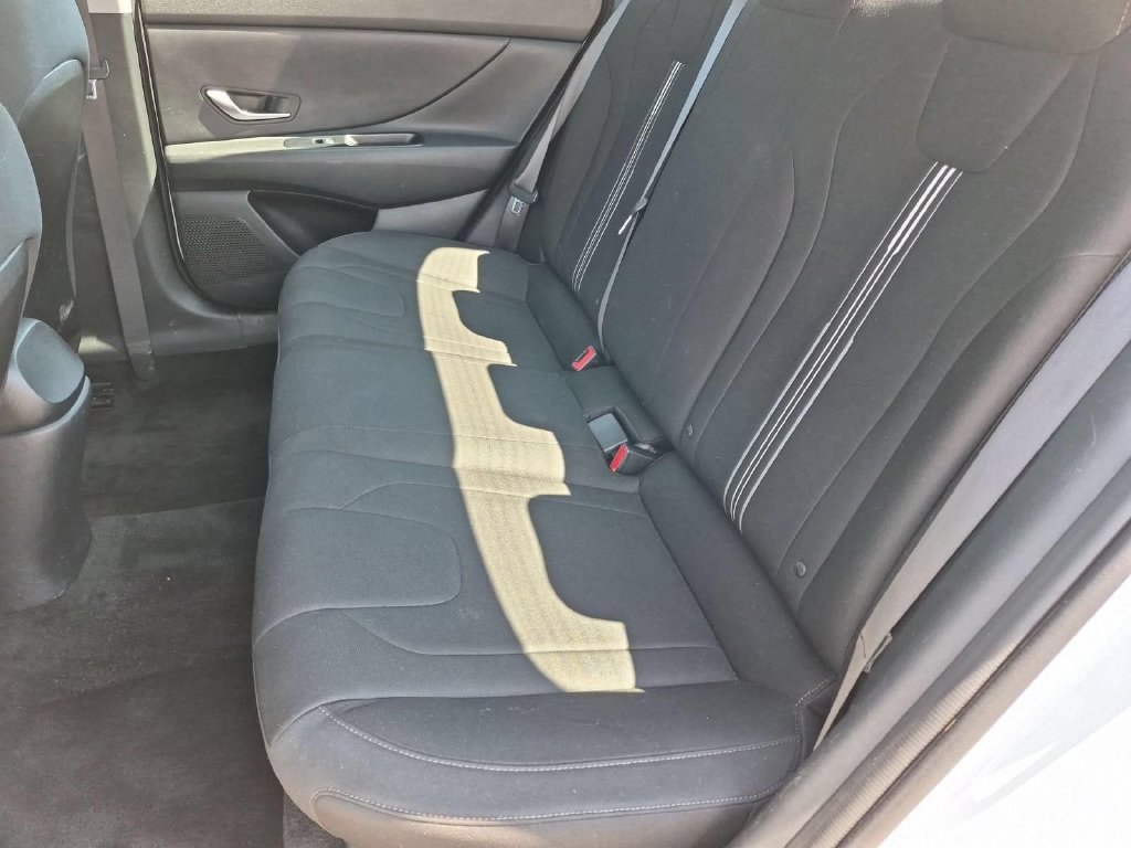 Used 2021 Hyundai Elantra SEL FWD image 24