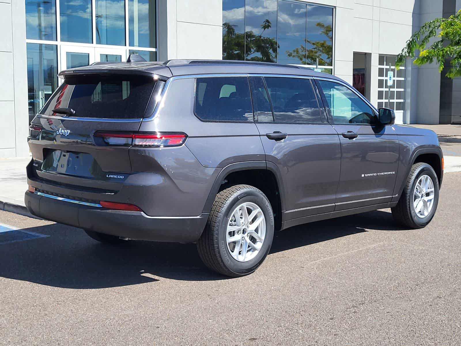 New 2026 Jeep Grand Cherokee L 4WD image 4