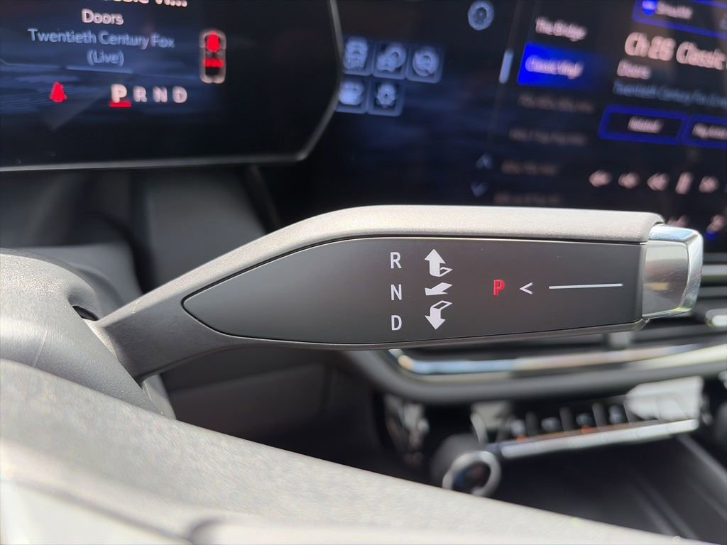 Used 2024 Chevrolet Equinox EV RS FWD image 28
