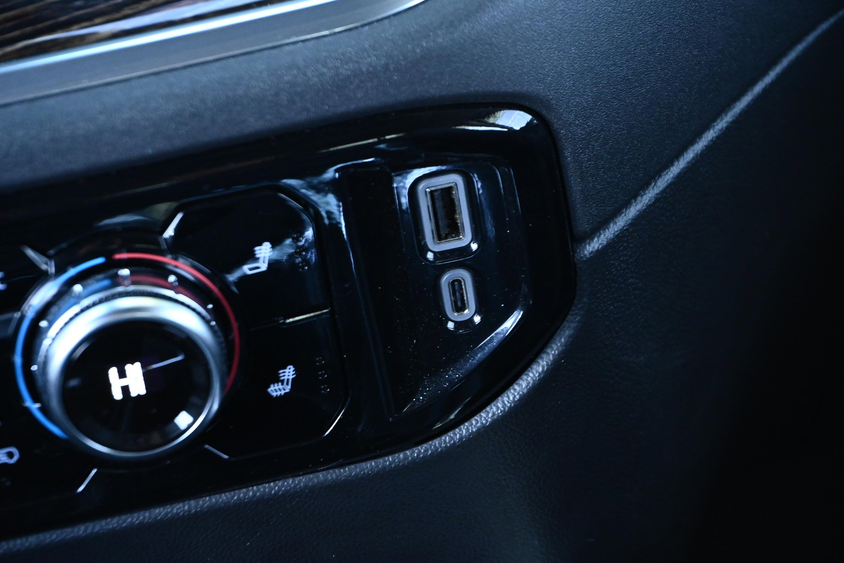 Used 2025 GMC Sierra 1500 Elevation image 25