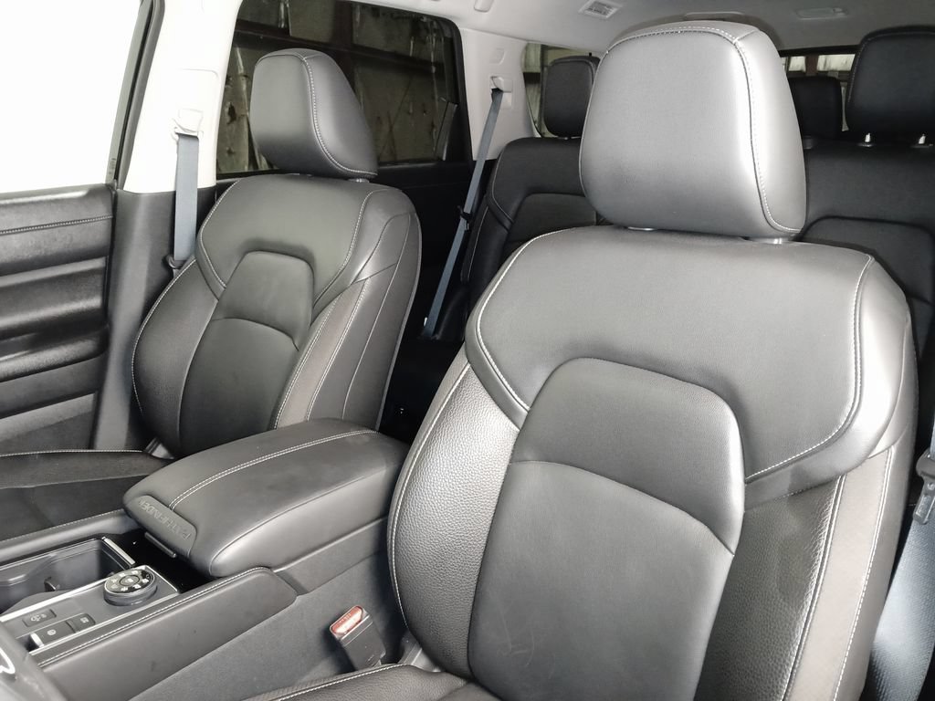 Used 2025 Nissan Pathfinder SL AWD/4WD image 11