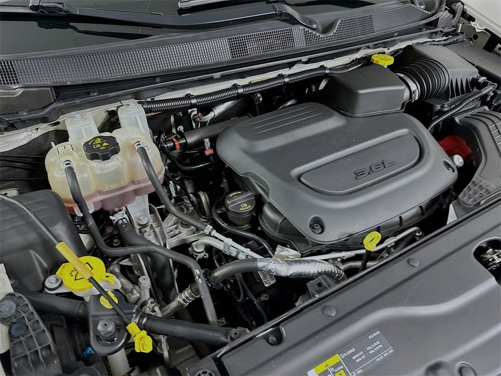 Used 2019 Chrysler Pacifica Limited w/ Tire & Wheel Group image 26