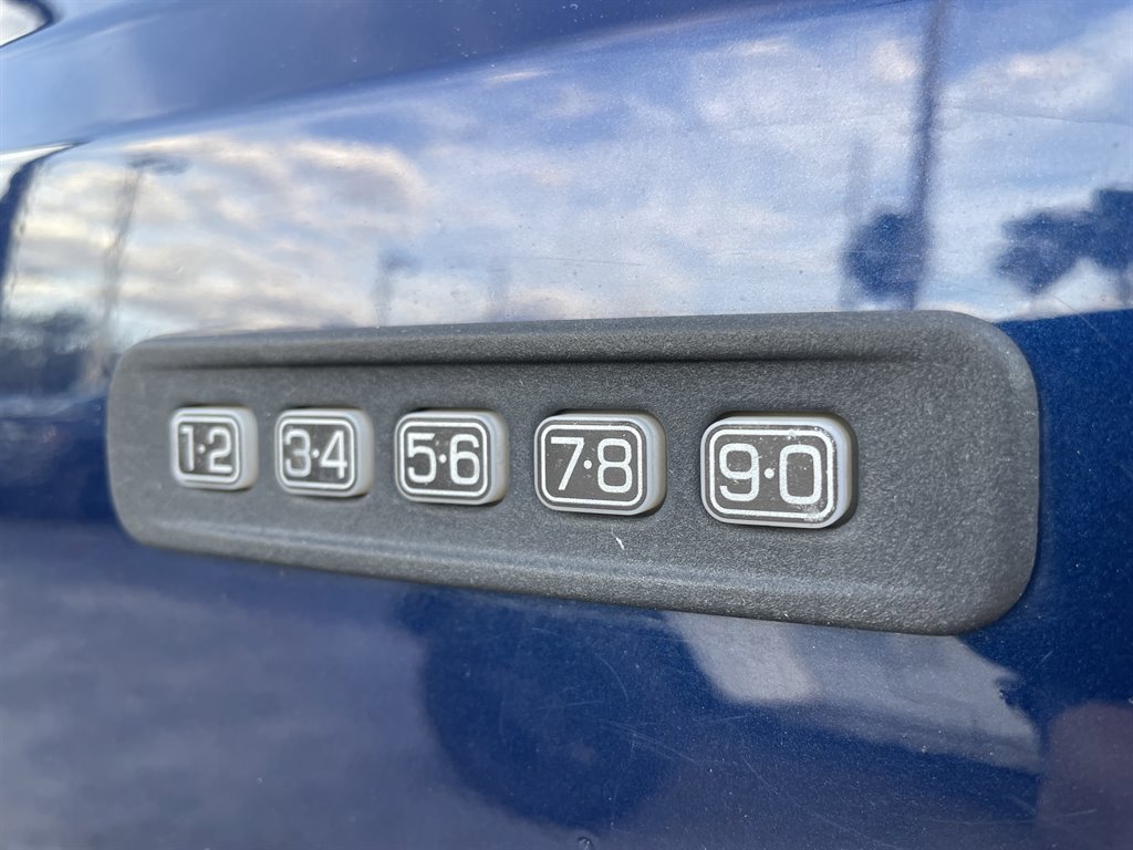 Used 2010 Ford F250 Lariat image 29