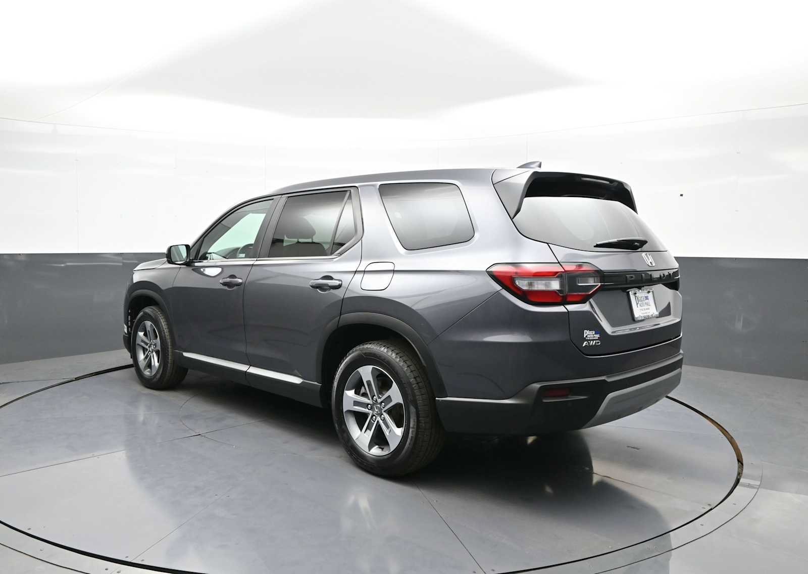 Used 2023 Honda Pilot EX-L image 7