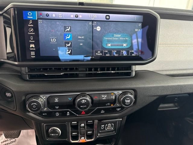 Used 2024 Jeep Wrangler Unlimited Sport AWD/4WD image 21