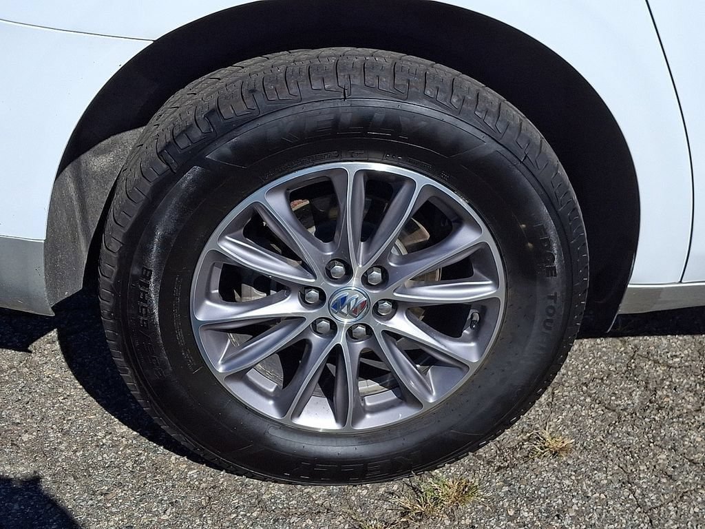 Used 2024 Buick Enclave Essence w/ Technology Package AWD/4WD image 10