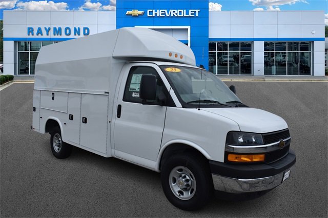 New 2025 Chevrolet Express 3500 w/ Power Convenience Package