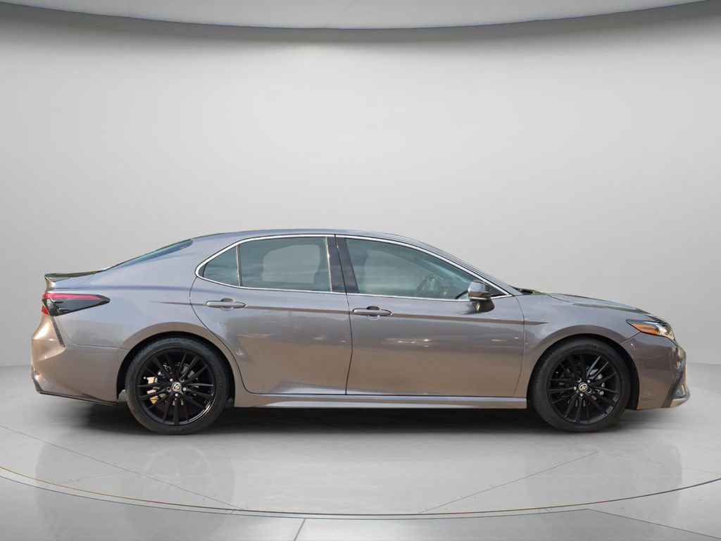 Used 2021 Toyota Camry XSE FWD image 8