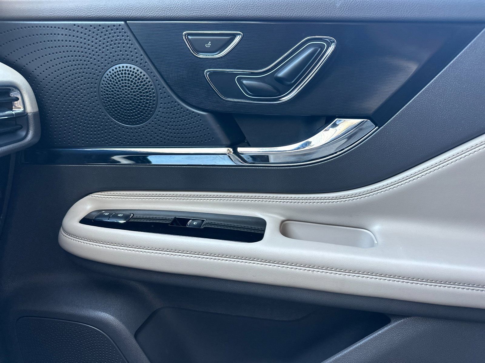 Used 2023 Lincoln Corsair FWD w/ Equipment Group 101A image 20