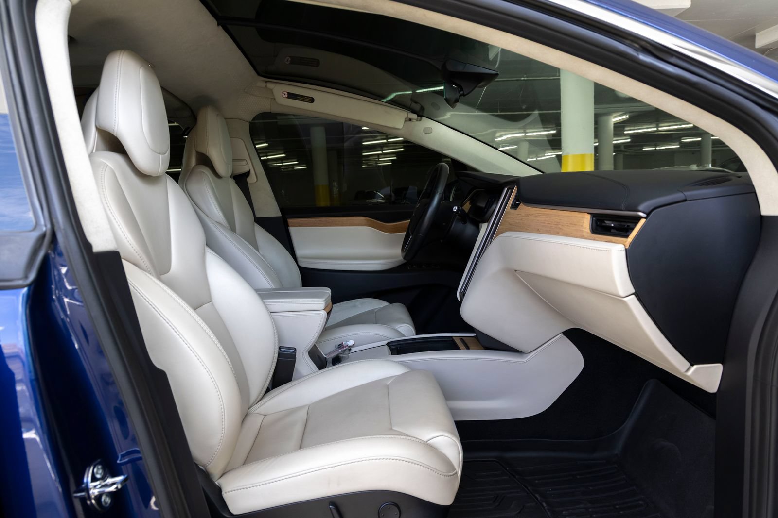 Used 2018 Tesla Model X 100D AWD/4WD image 25