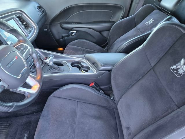 Used 2016 Dodge Challenger R/T Scat Pack w/ Leather Interior Group RWD image 18