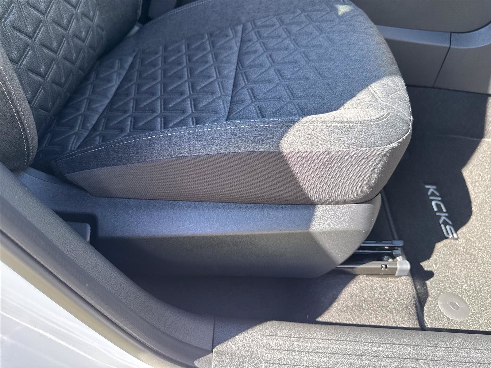 New 2026 Nissan Kicks SV w/ SV Premium Package FWD image 35