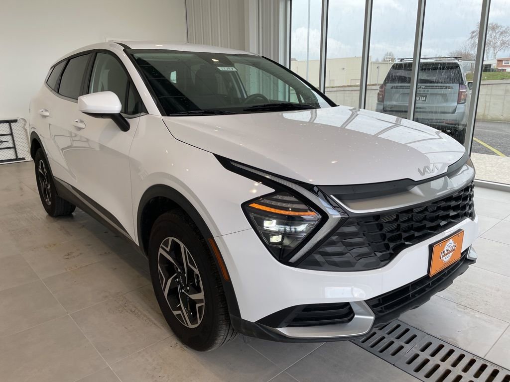 Used 2025 Kia Sportage LX AWD/4WD image 6