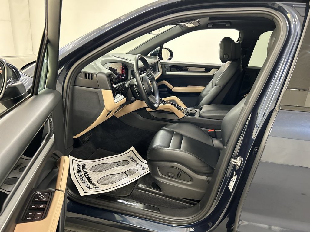 Certified 2024 Porsche Cayenne AWD/4WD image 9