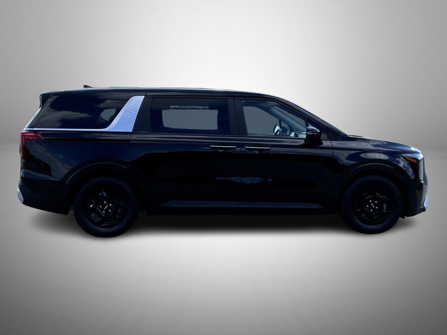 Used 2025 Kia Carnival FWD image 4