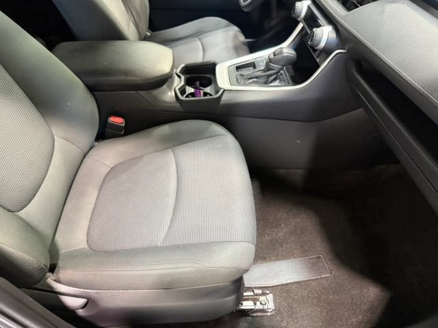 Used 2019 Toyota RAV4 XLE w/ Convenience Package FWD image 28