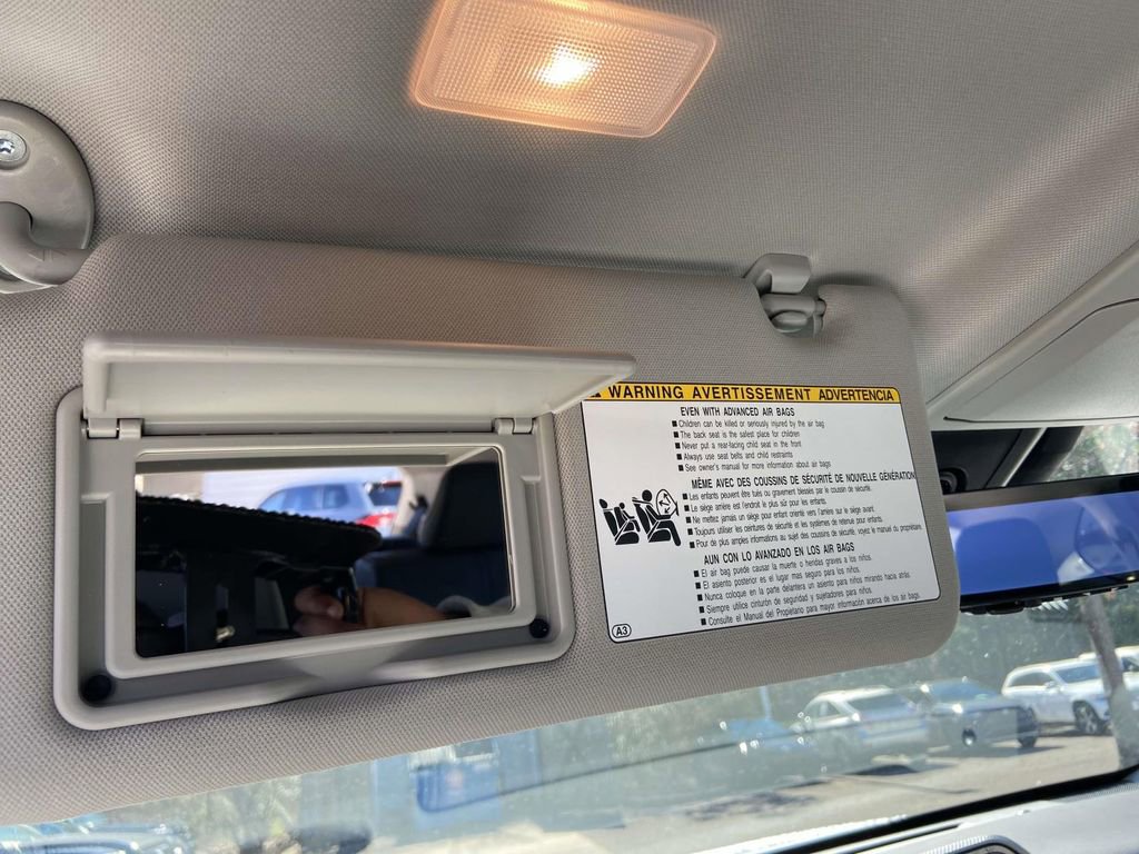 Used 2026 Toyota Highlander Limited image 32