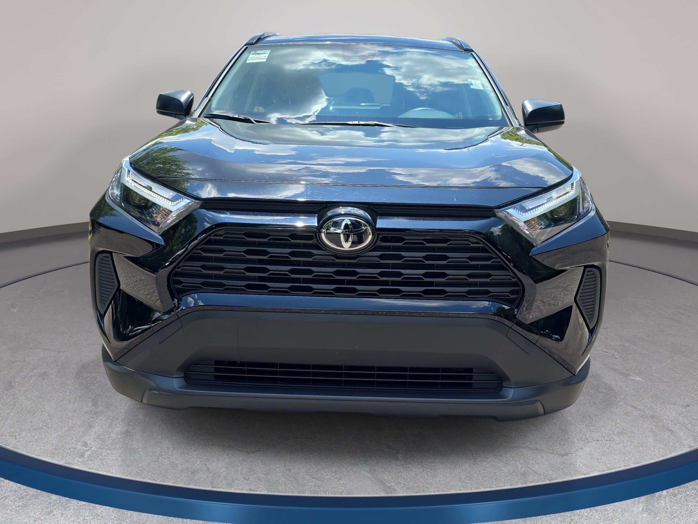 Used 2025 Toyota RAV4 LE AWD/4WD image 2