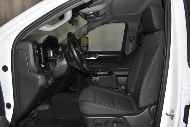 Used 2025 Chevrolet Silverado 2500 LT w/ Convenience Package image 13