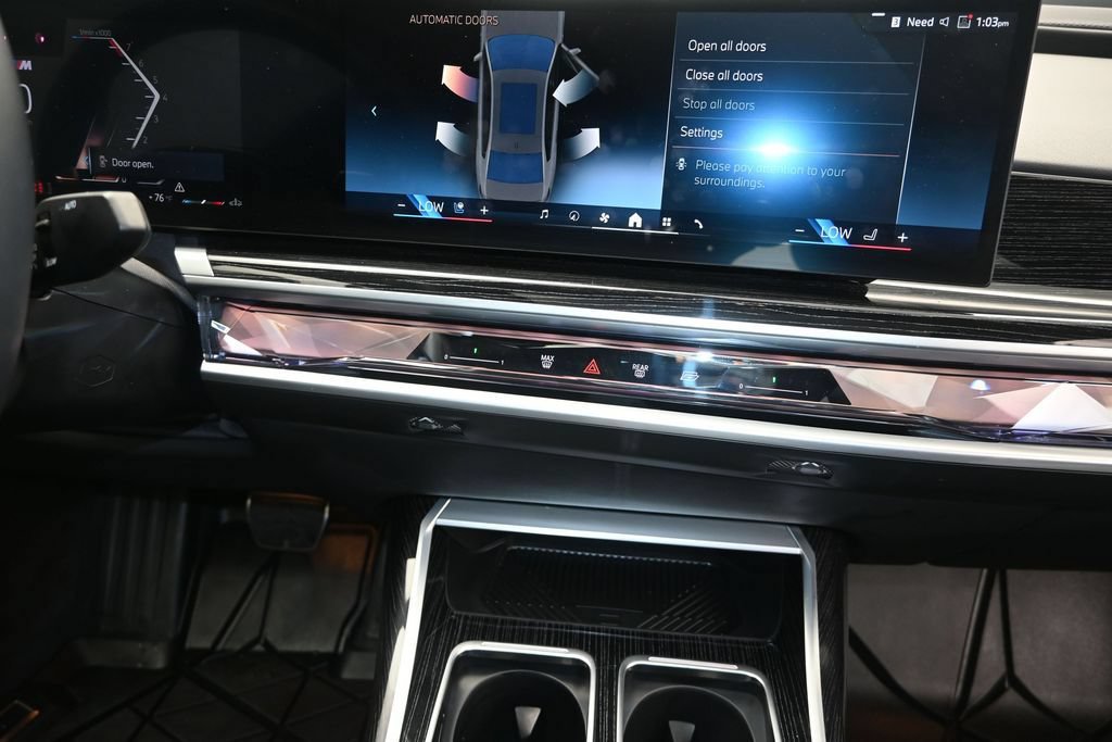 Certified 2026 BMW 740i w/ Executive Package RWD image 28