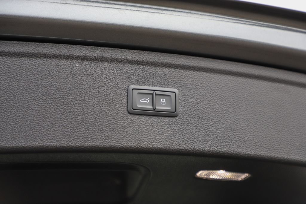 Used 2024 Audi SQ5 Premium Plus image 46