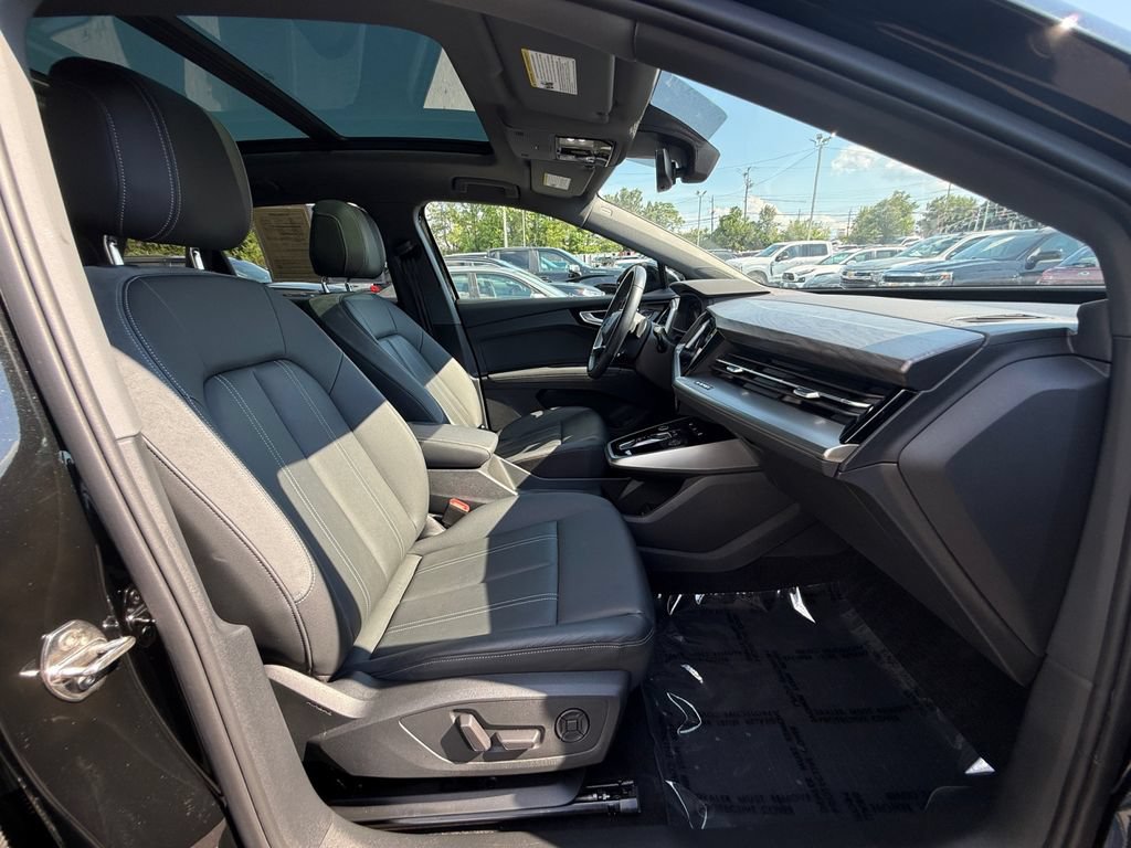 Used 2023 Audi Q4 e-tron Premium Plus w/ Premium Plus AWD/4WD image 23
