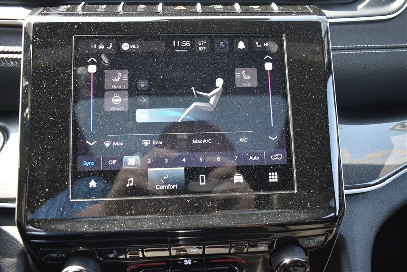 Used 2023 Jeep Grand Cherokee Altitude AWD/4WD image 24