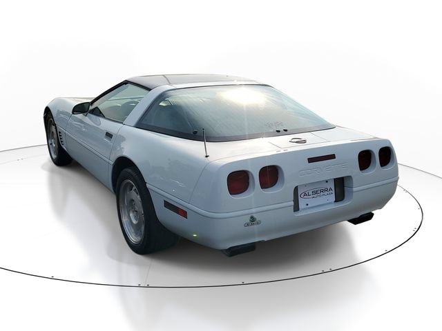 Used 1996 Chevrolet Corvette Coupe RWD image 3