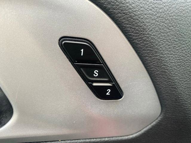 Used 2025 Chrysler Pacifica Limited image 13