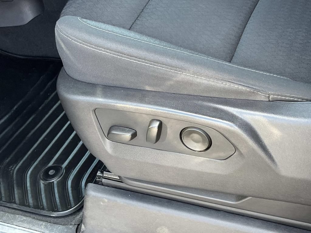 Used 2025 Chevrolet Silverado 1500 LT RWD image 27