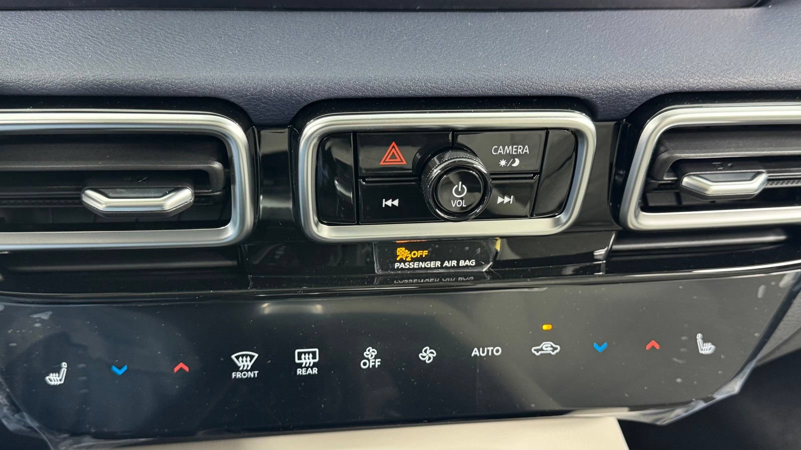 New 2026 Nissan Sentra SL w/ Floor Mat Package FWD image 25