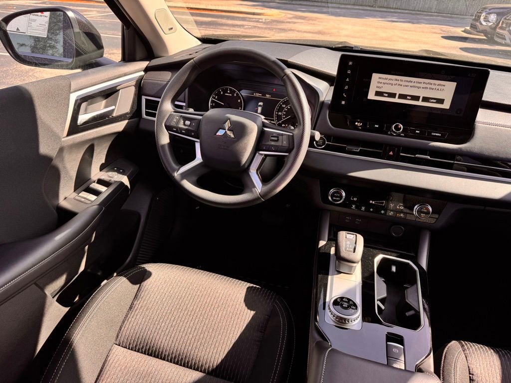 New 2026 Mitsubishi Outlander ES FWD image 23