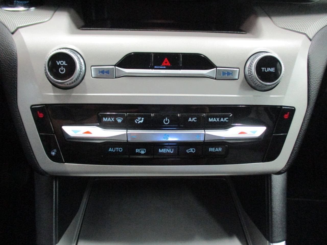 Used 2023 Ford Explorer XLT w/ Equipment Group 202A image 24