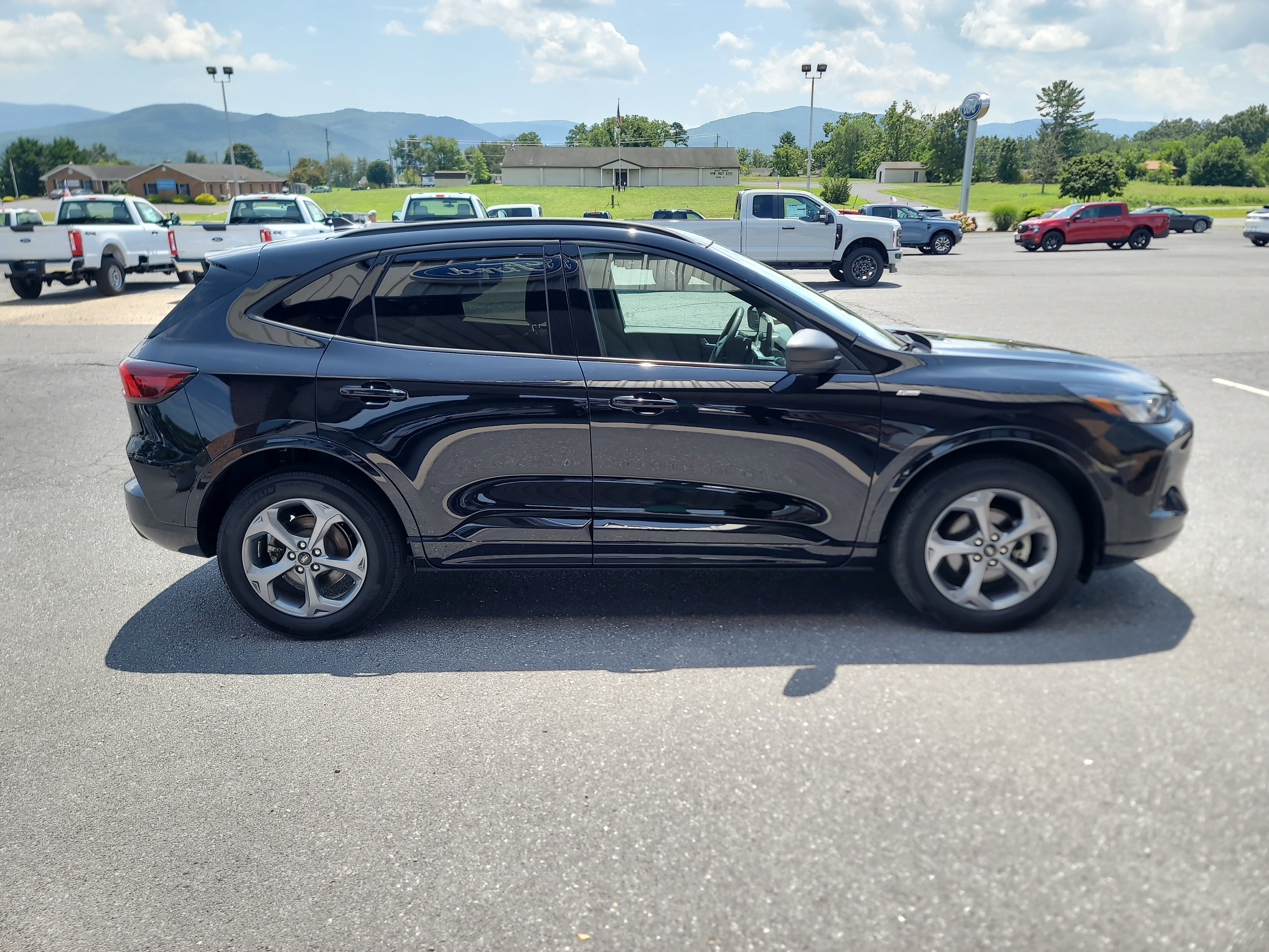Used 2023 Ford Escape ST-Line w/ Tech Pack #1 image 5