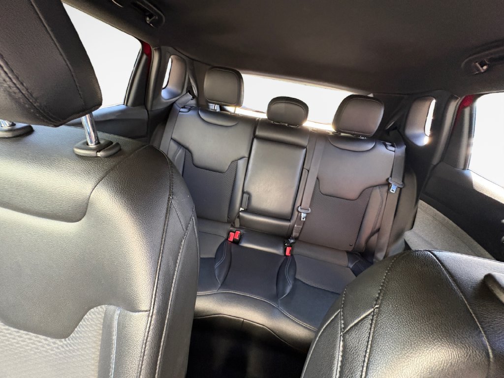 Certified 2025 Jeep Compass Latitude AWD/4WD image 29