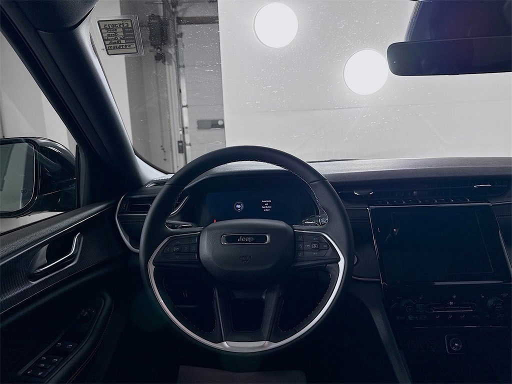 New 2025 Jeep Grand Cherokee Altitude image 25