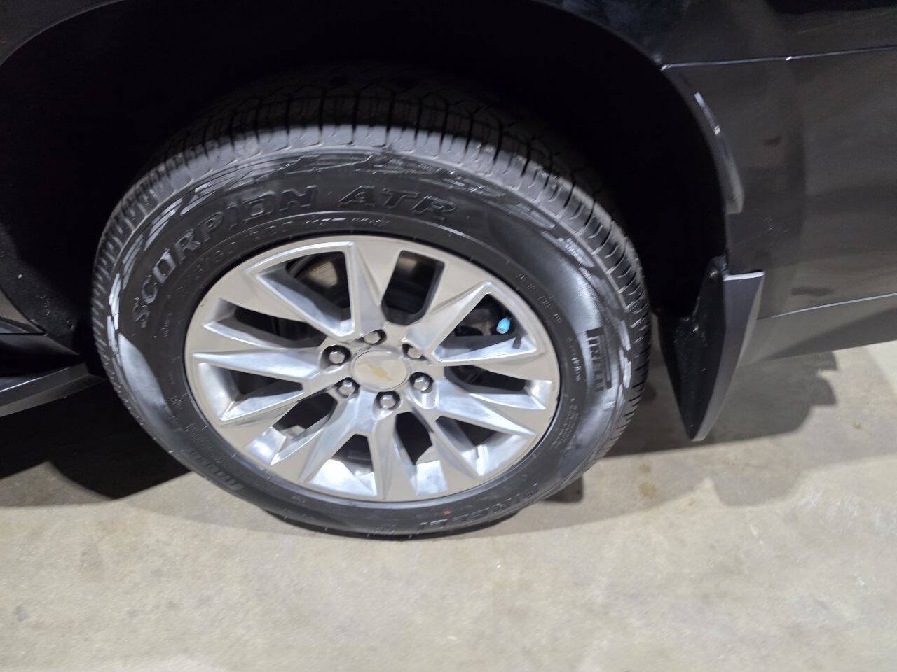 Used 2023 Chevrolet Suburban Premier AWD/4WD image 23