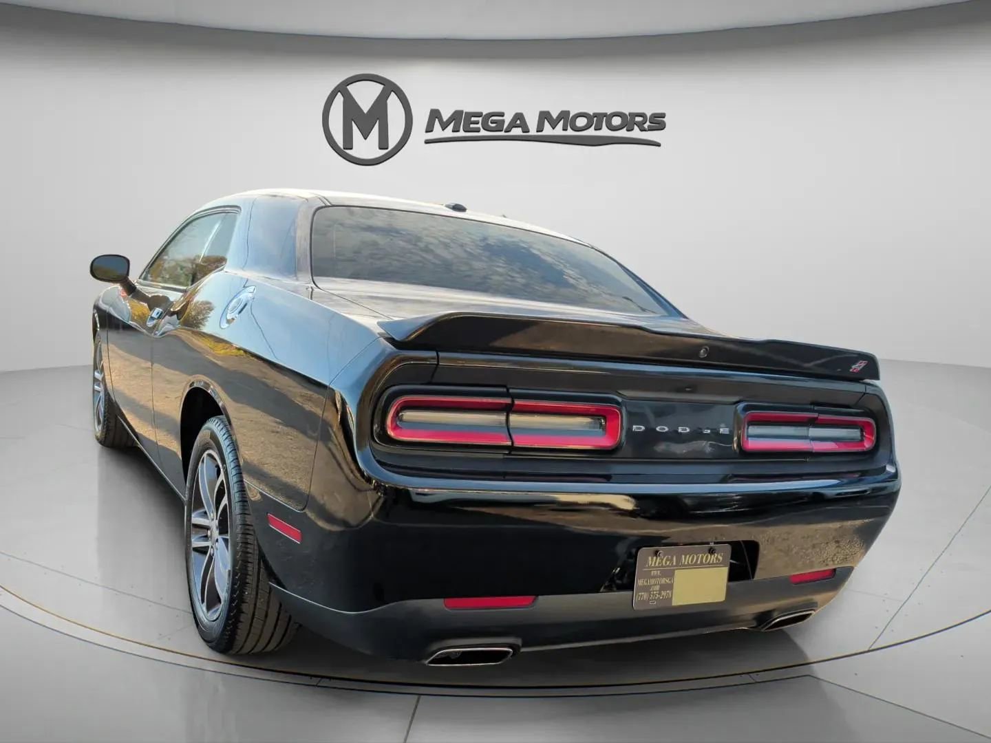 Used 2019 Dodge Challenger SXT AWD/4WD image 5