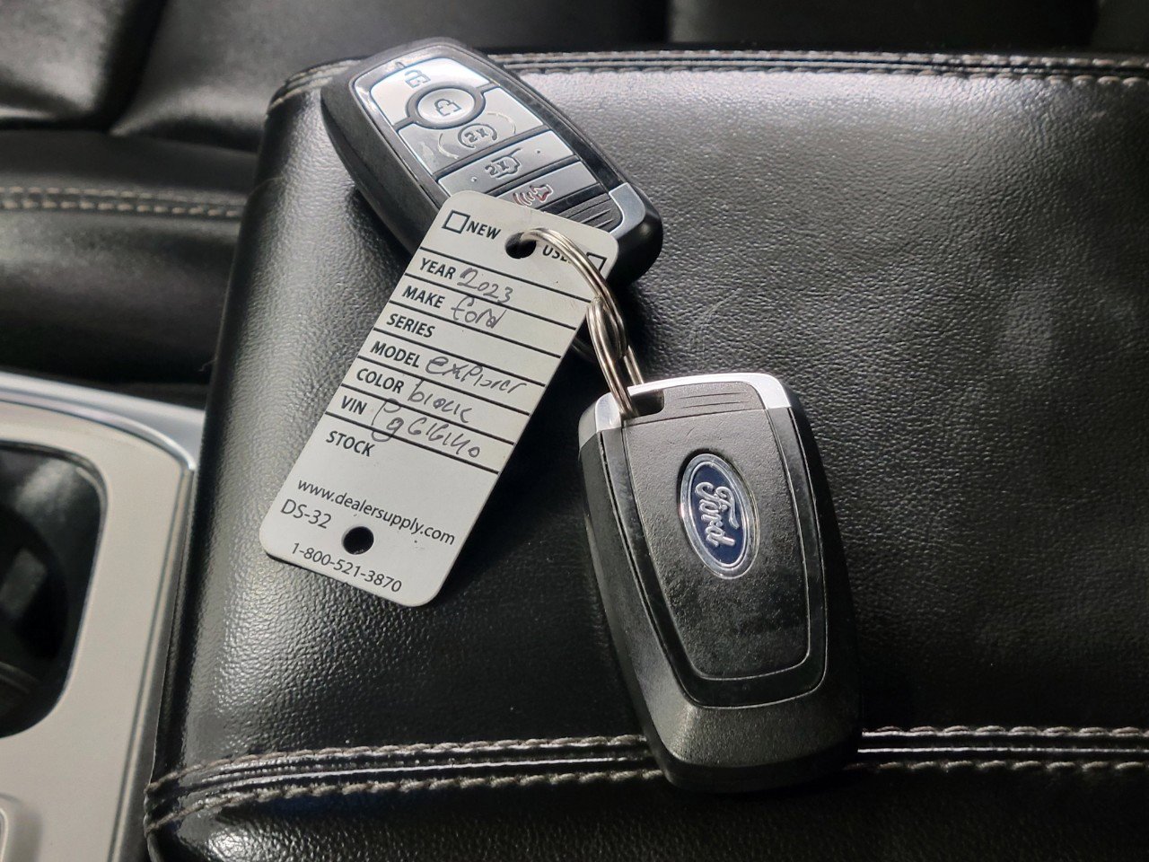 Used 2023 Ford Explorer XLT w/ Equipment Group 202A image 28