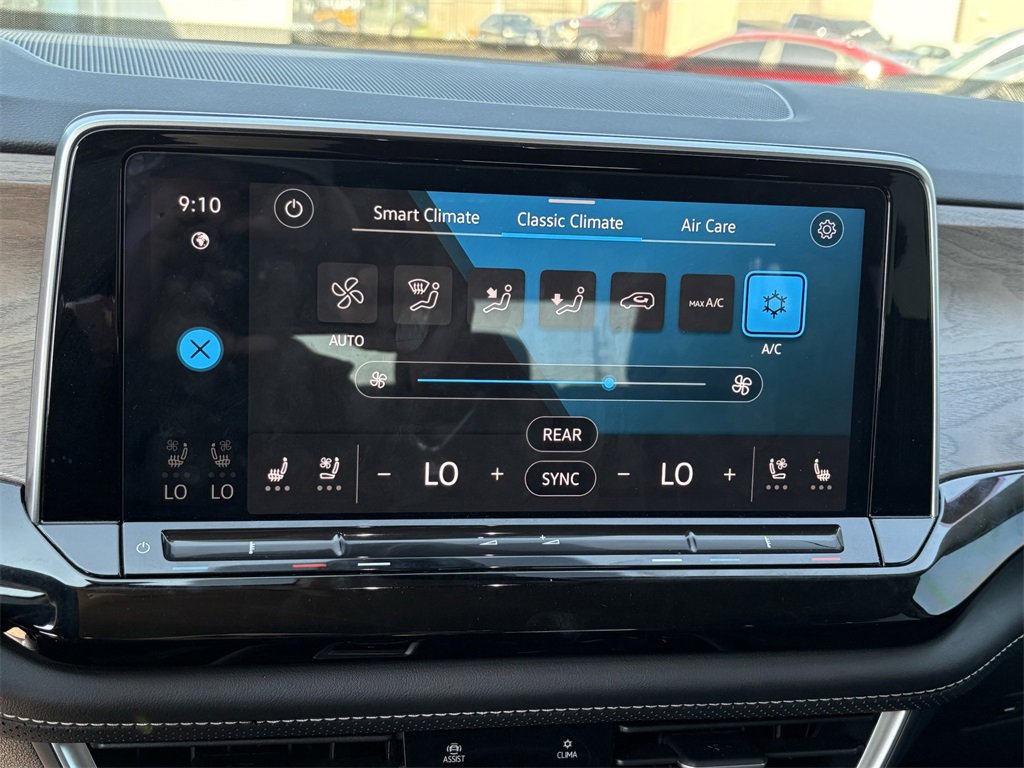 Used 2024 Volkswagen Atlas SE image 22